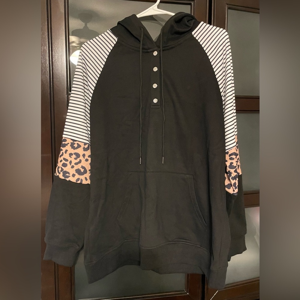 Nwot quarter button hoodie